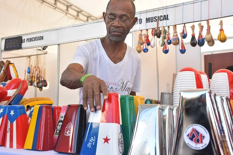 Melomanos and salsa collectors culture in Cali.