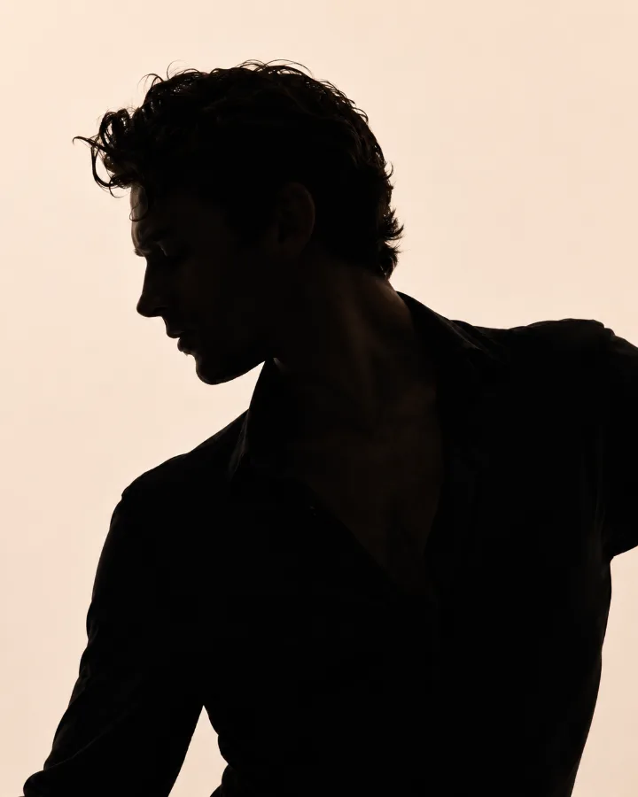 Anonymous male salsa teacher silhouette.